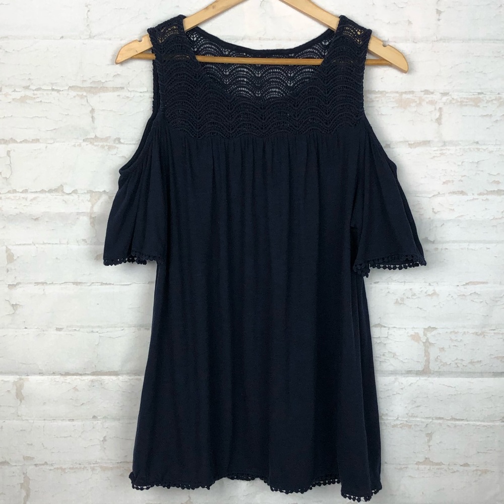 **SOLD**CROWN & IVY Cold Shoulder Lace/Crochet top